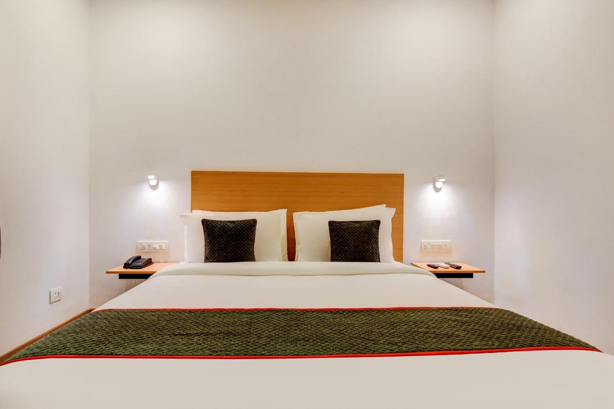 Townhouse 207 Hotel Downtown My Stay Jaipur Exteriör bild