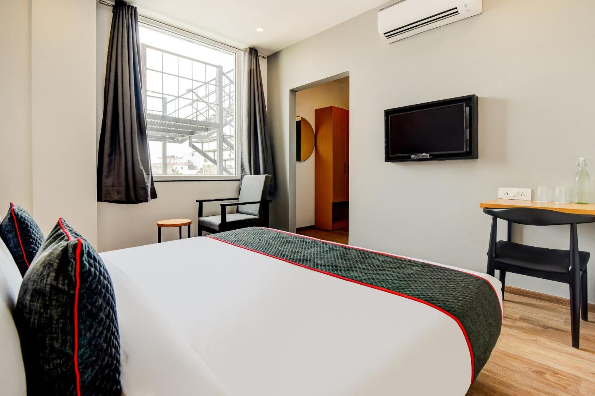Townhouse 207 Hotel Downtown My Stay Jaipur Exteriör bild