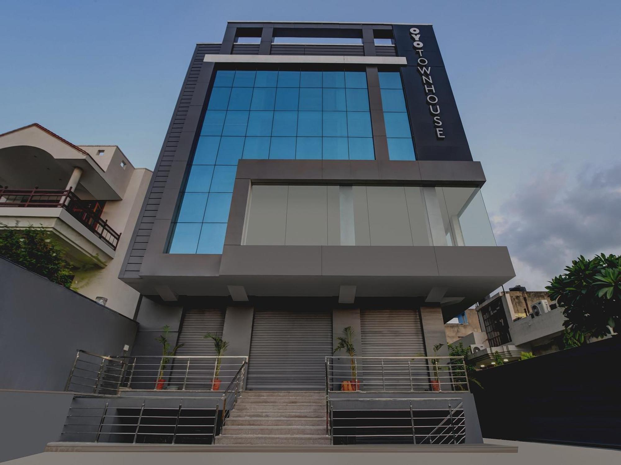Townhouse 207 Hotel Downtown My Stay Jaipur Exteriör bild
